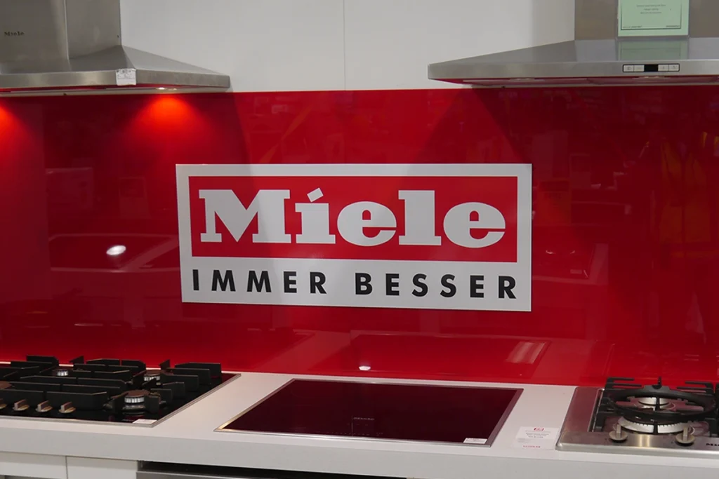Acrylic & ACM Retail Signage