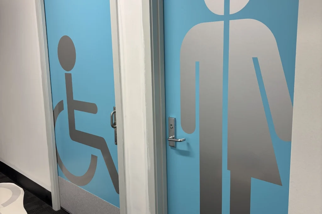 UHCC Toilet Door's Vinyl